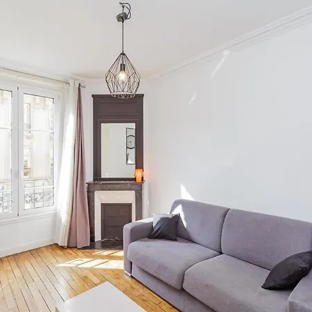 Apartment Charming Apartment In The Heart Of Paris Paris